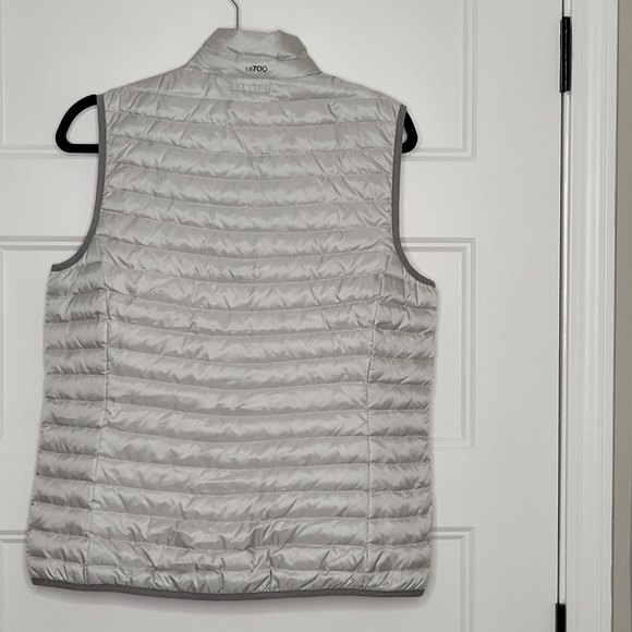 Eddie Bauer Women's Down Puffer Vest Size MEDIUM New With Tags - Picture 4 of 10